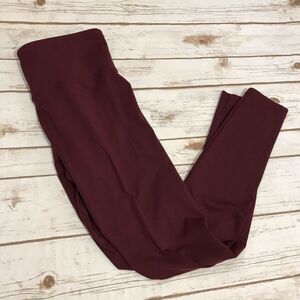 Fornia Active Wear Leggings‎ Size medium maroon